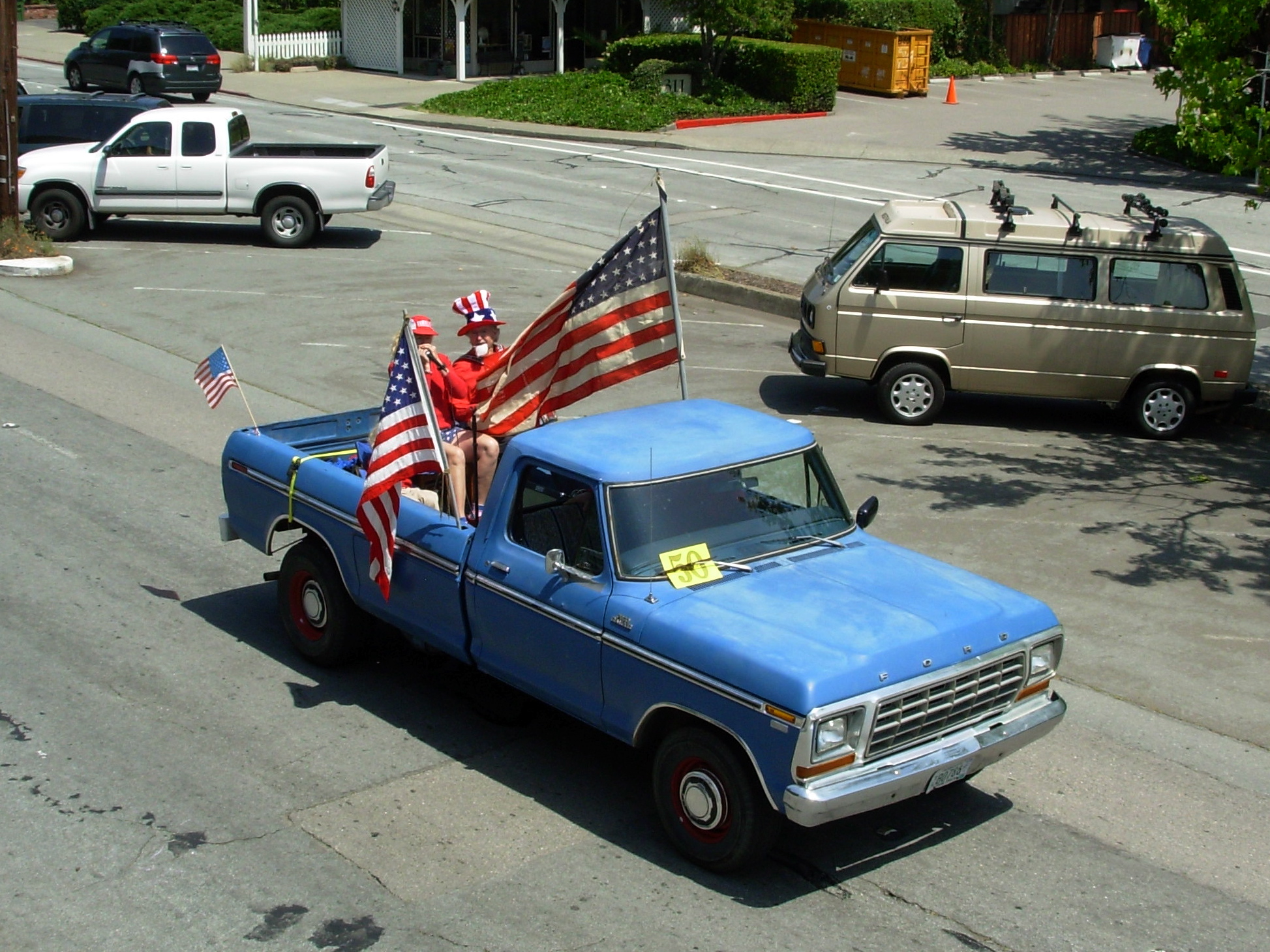 paradebluetruck paradebluetruck