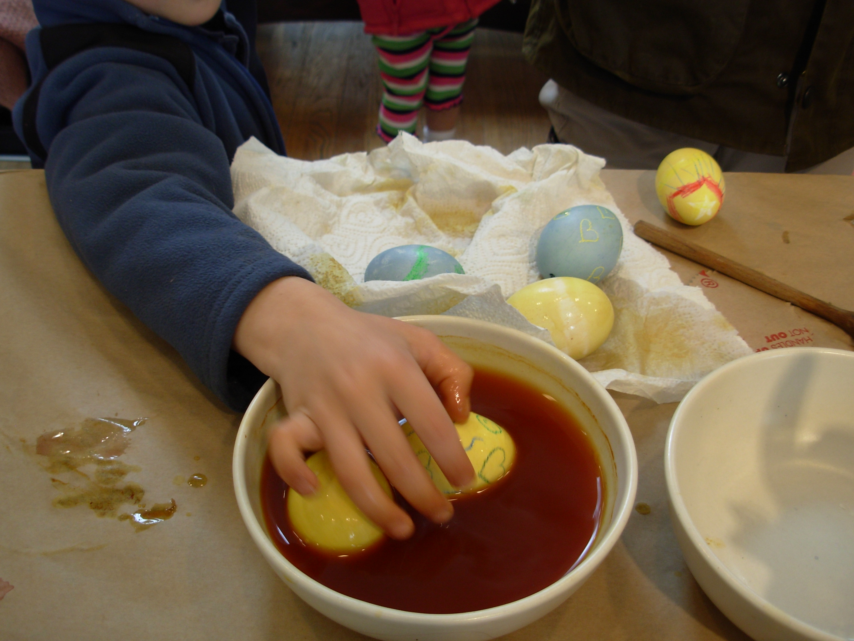 Egg Dyeing Slow Family